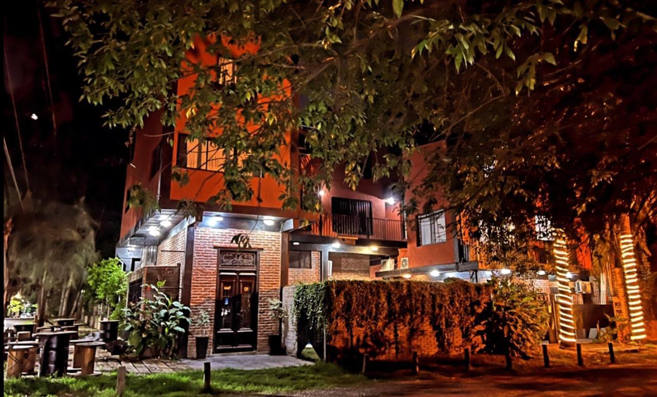 Monica'S Apartments Канинг Екстериор снимка
