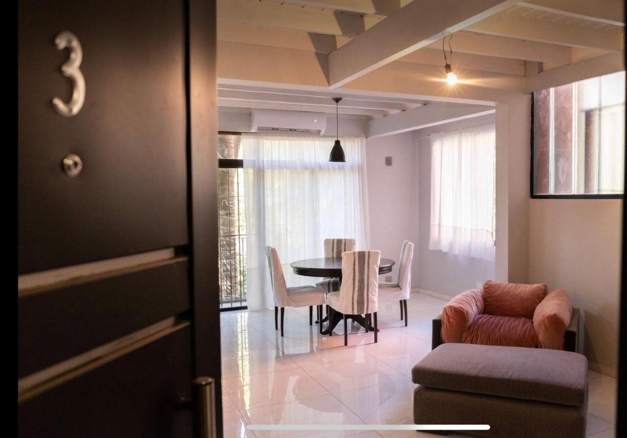 Monica'S Apartments Канинг Екстериор снимка
