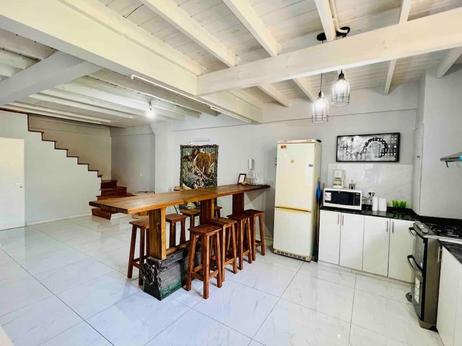 Monica'S Apartments Канинг Екстериор снимка