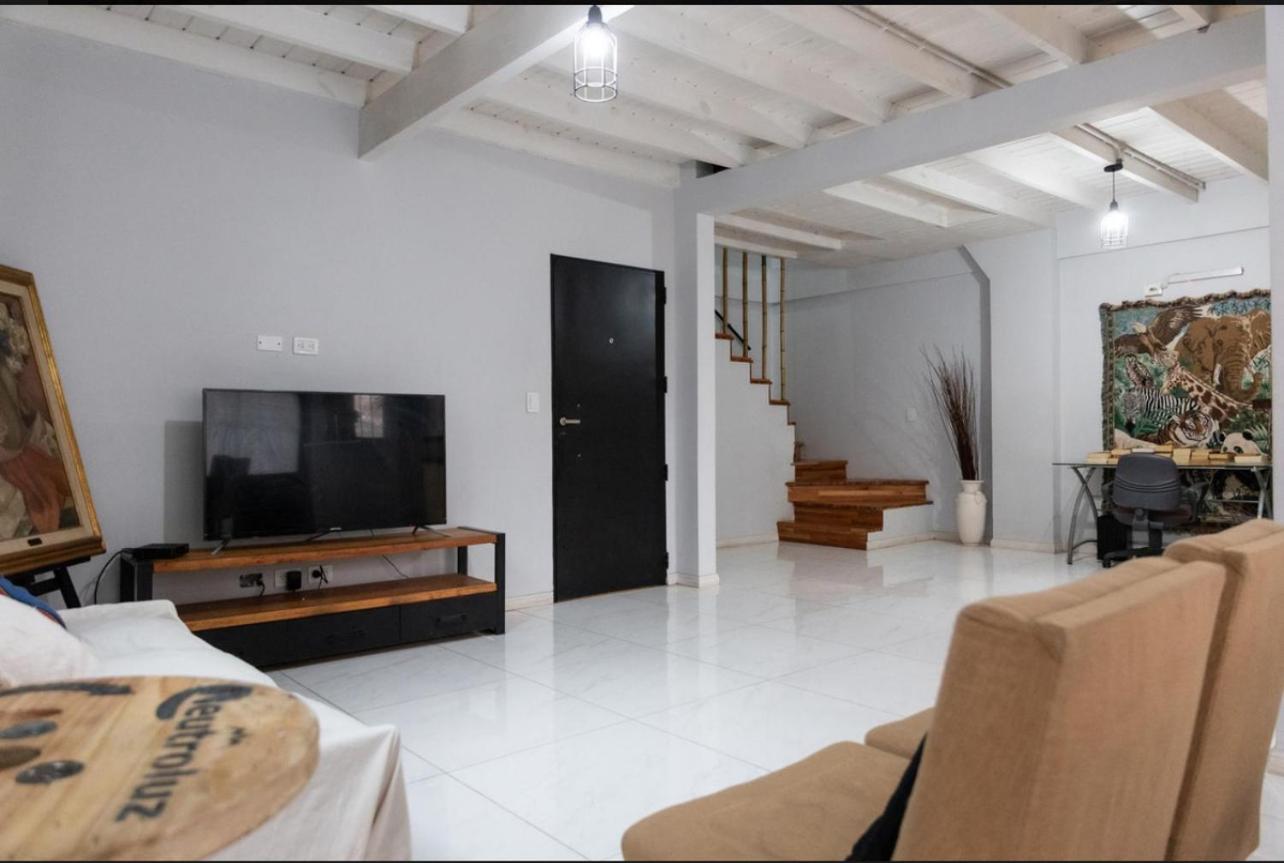 Monica'S Apartments Канинг Екстериор снимка
