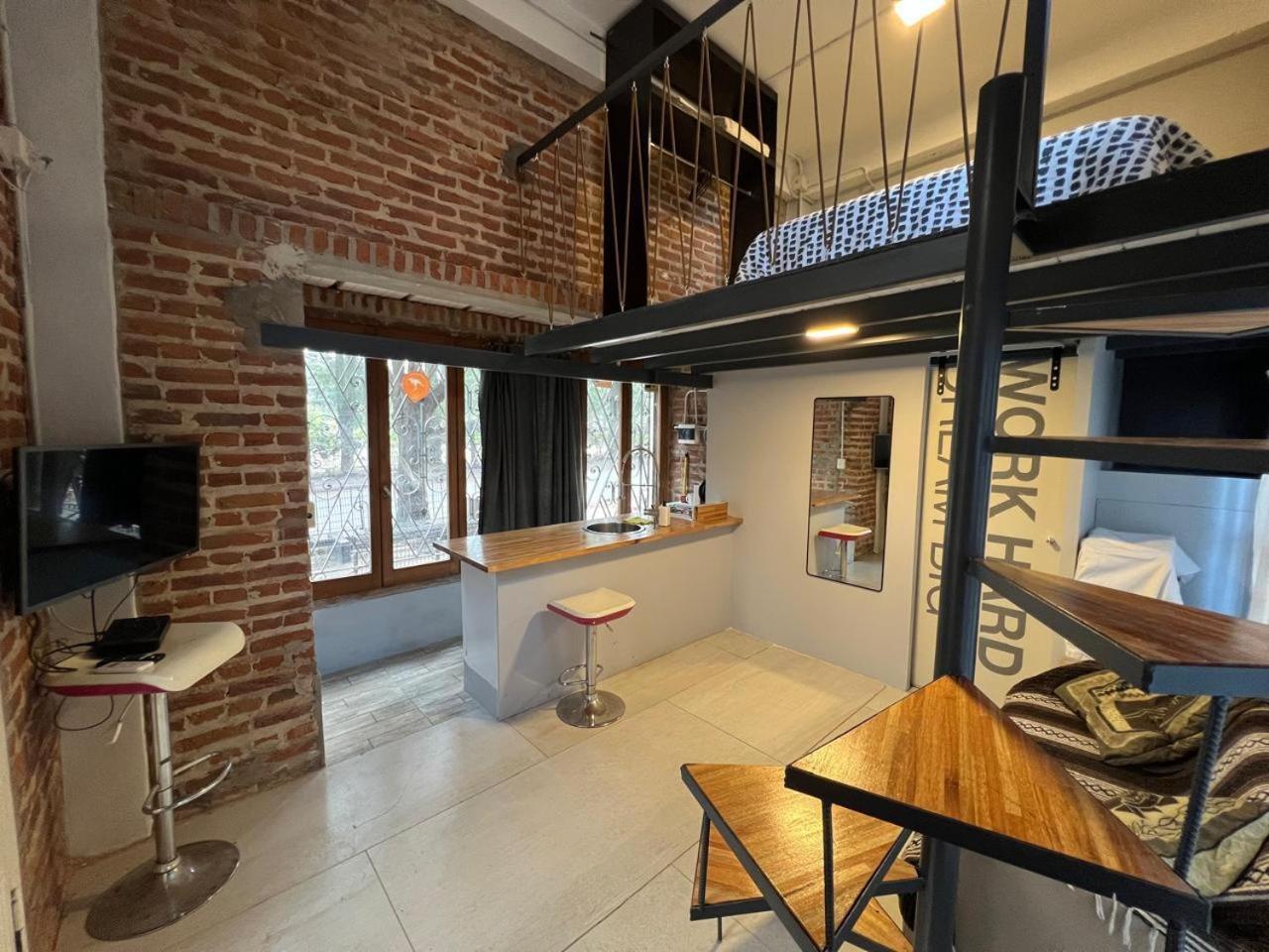 Monica'S Apartments Канинг Екстериор снимка